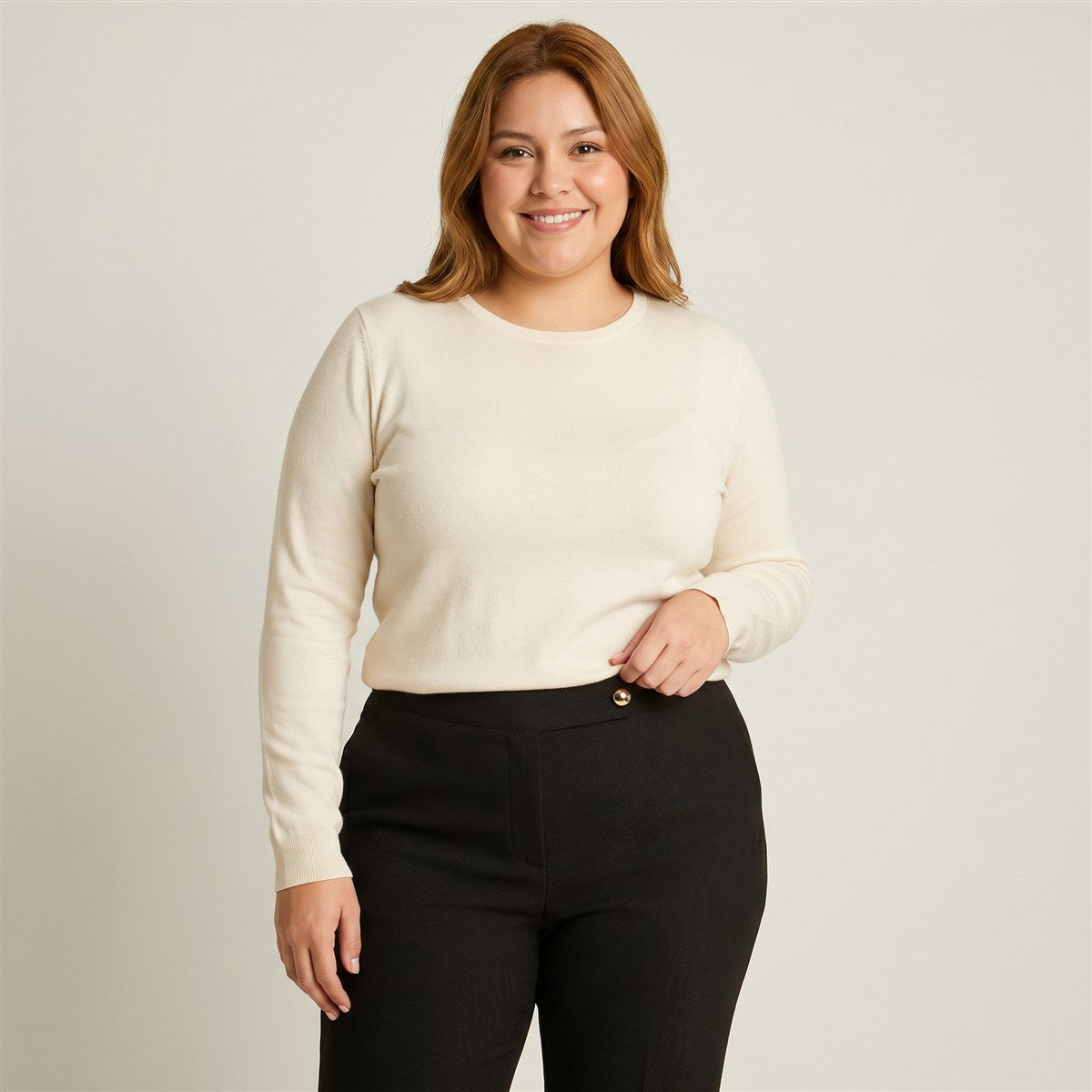 PantalÃ³n Formal Negro Recto con Detalle Dorado en modelo plus size