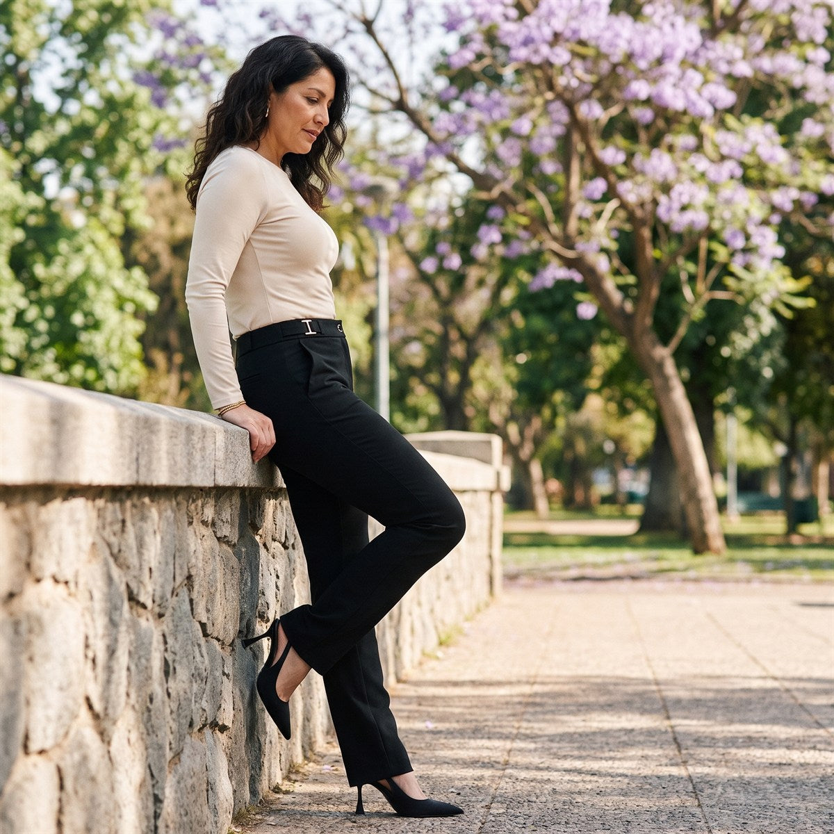 Pantalón Formal Recta un Botón con Aplicación en Pretina Negro lifestyle