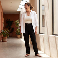 Pantalón Formal Recta un Botón con Aplicación en Pretina Negro lifestyle