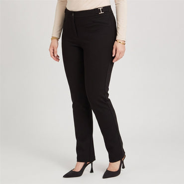 Pantalón Formal Recta un Botón con Aplicación en Pretina Negro en modelo plus size