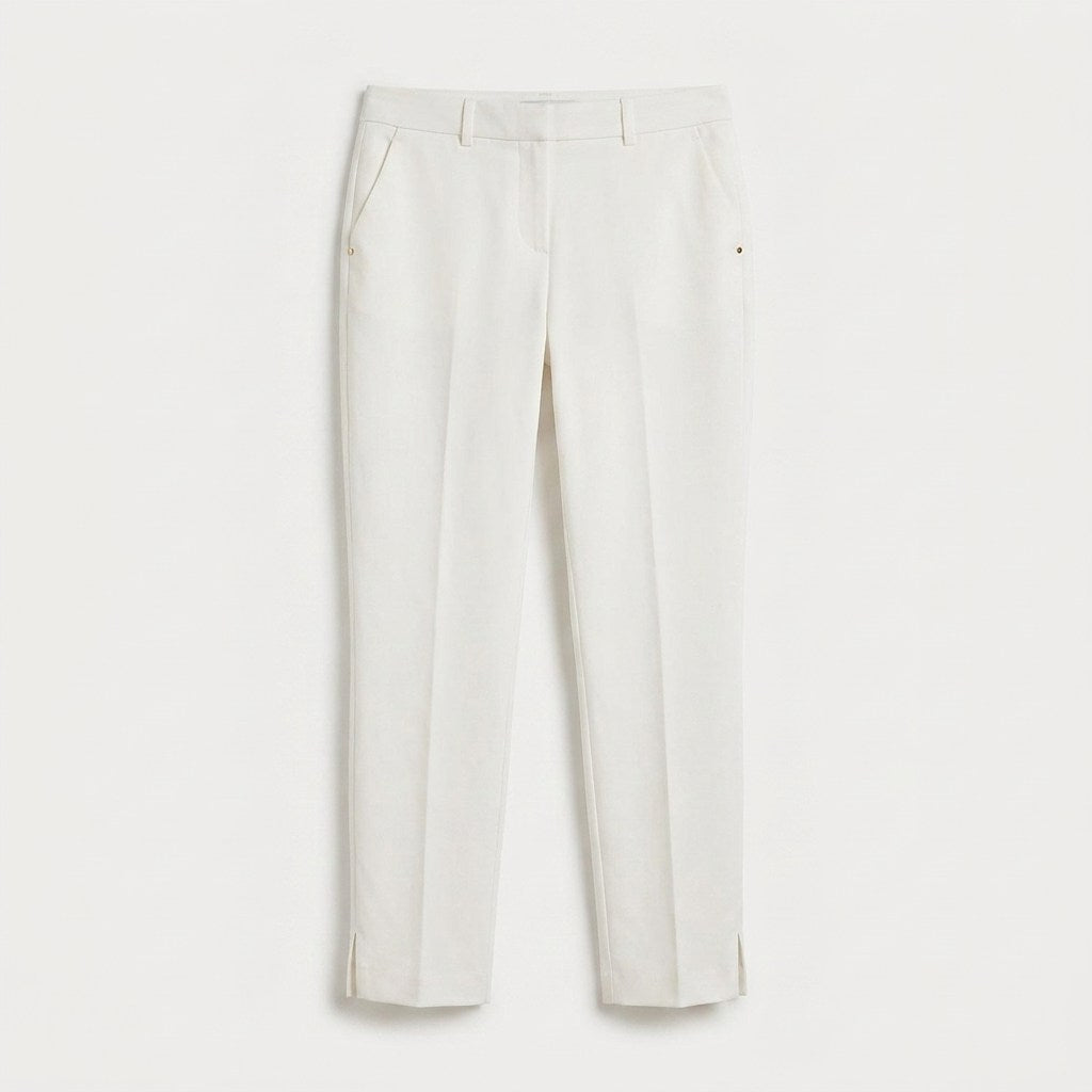 Pantalón Formal Slim Botón Oculto Crudo en plano