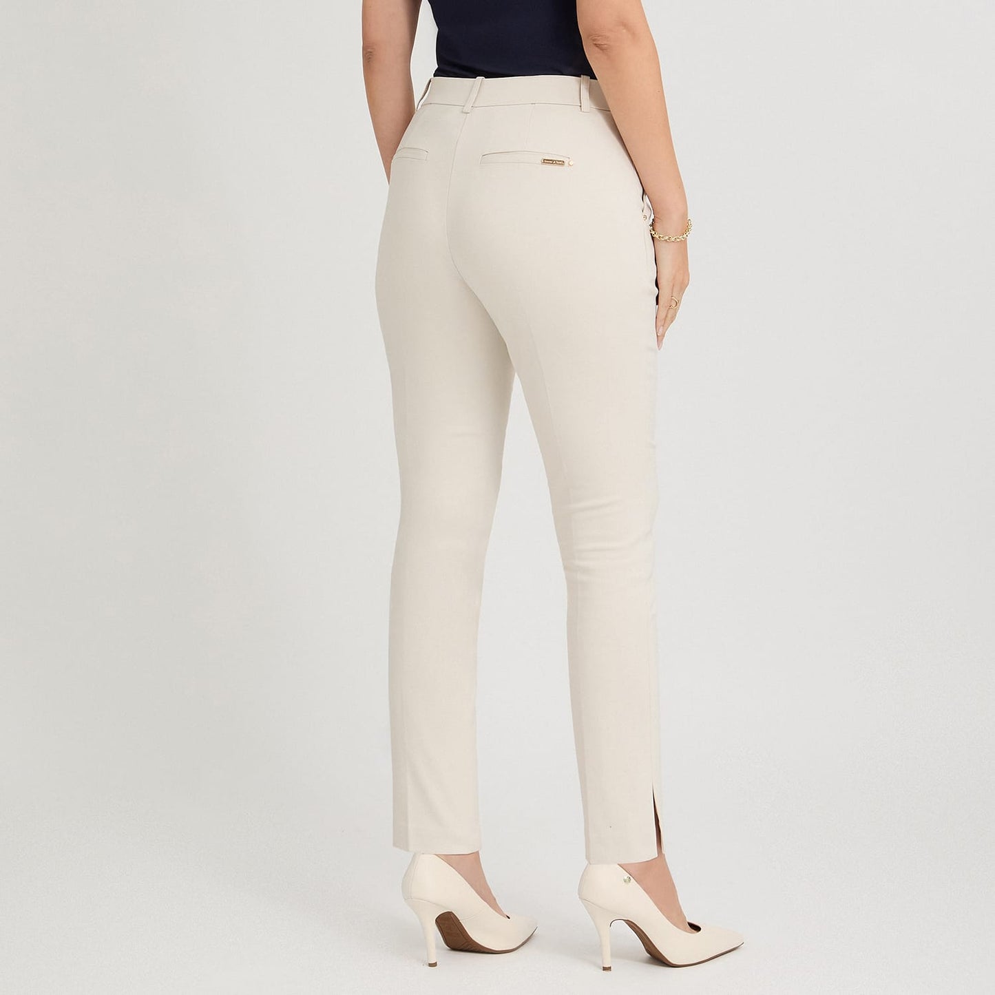 Pantalón Formal Slim Botón Oculto Arena