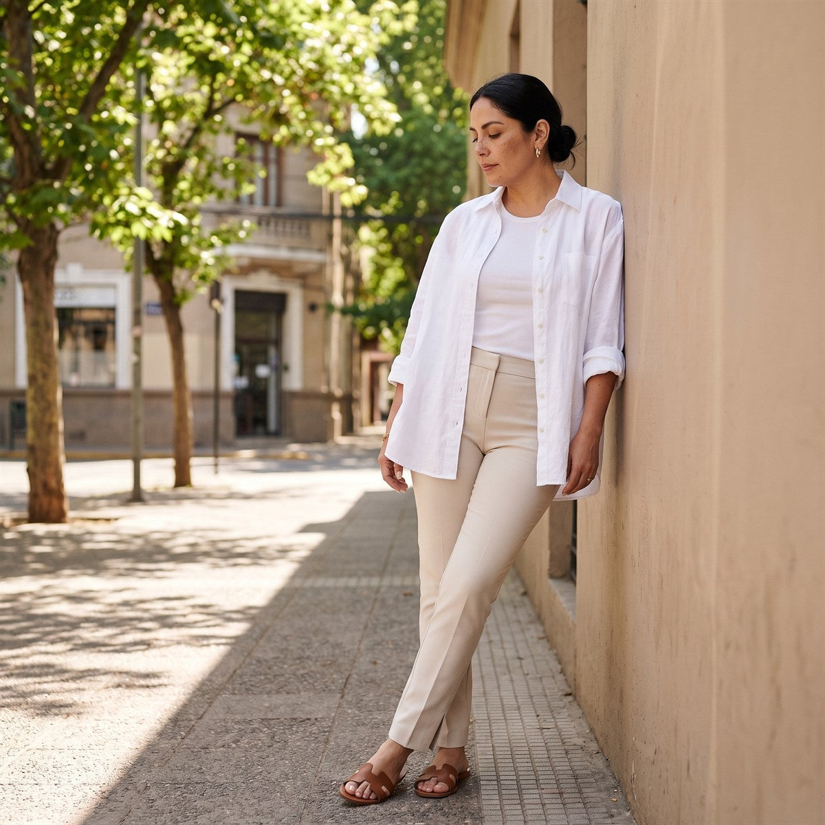 Pantalón Formal Slim Botón Oculto Arena lifestyle