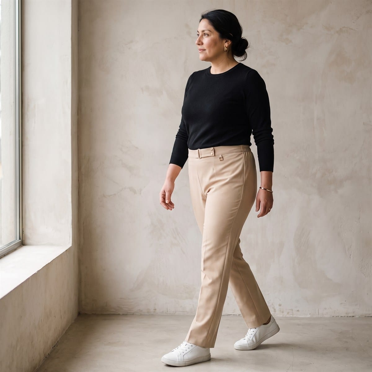 Pantalón Formal Recto Pretina Elasticada Beige lifestyle