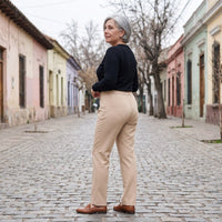 Pantalón Formal Recto Pretina Elasticada Beige lifestyle