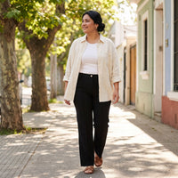 Pantalón Formal Flare con un Botón Negro lifestyle