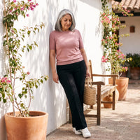 Pantalón Formal Flare con un Botón Negro lifestyle