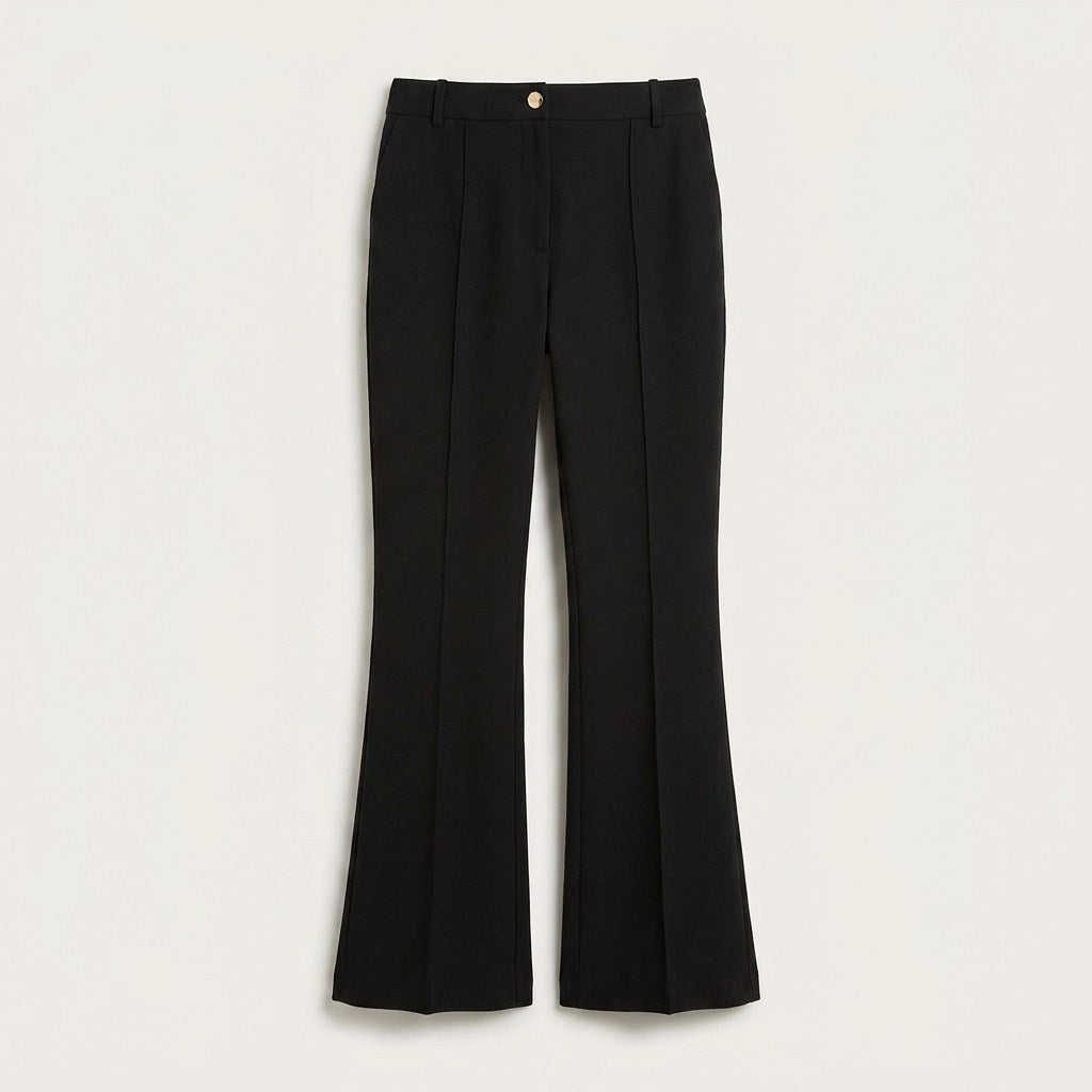 Pantalón Formal Flare con un Botón Negro en plano