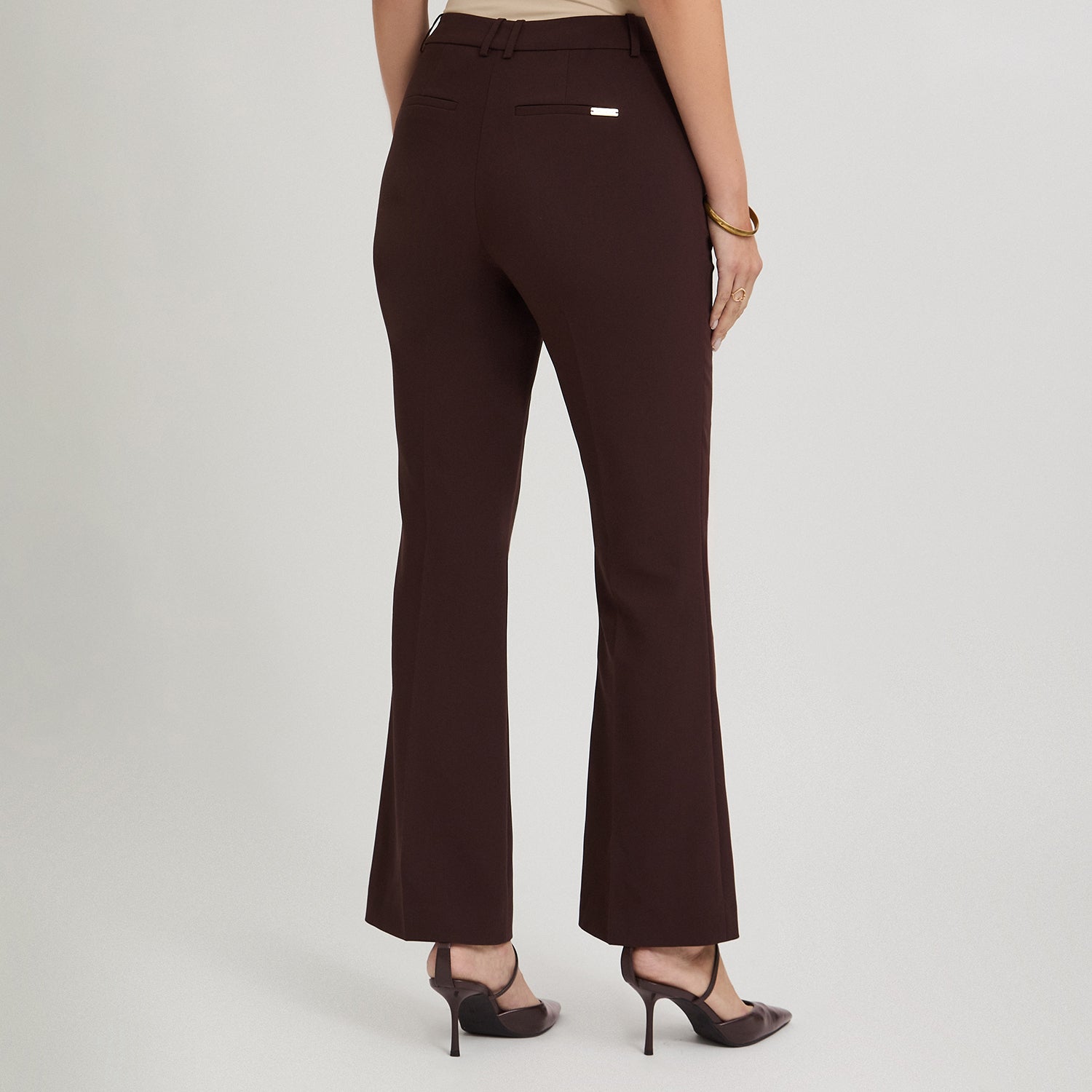 Pantalón Formal Flare con un Botón Café