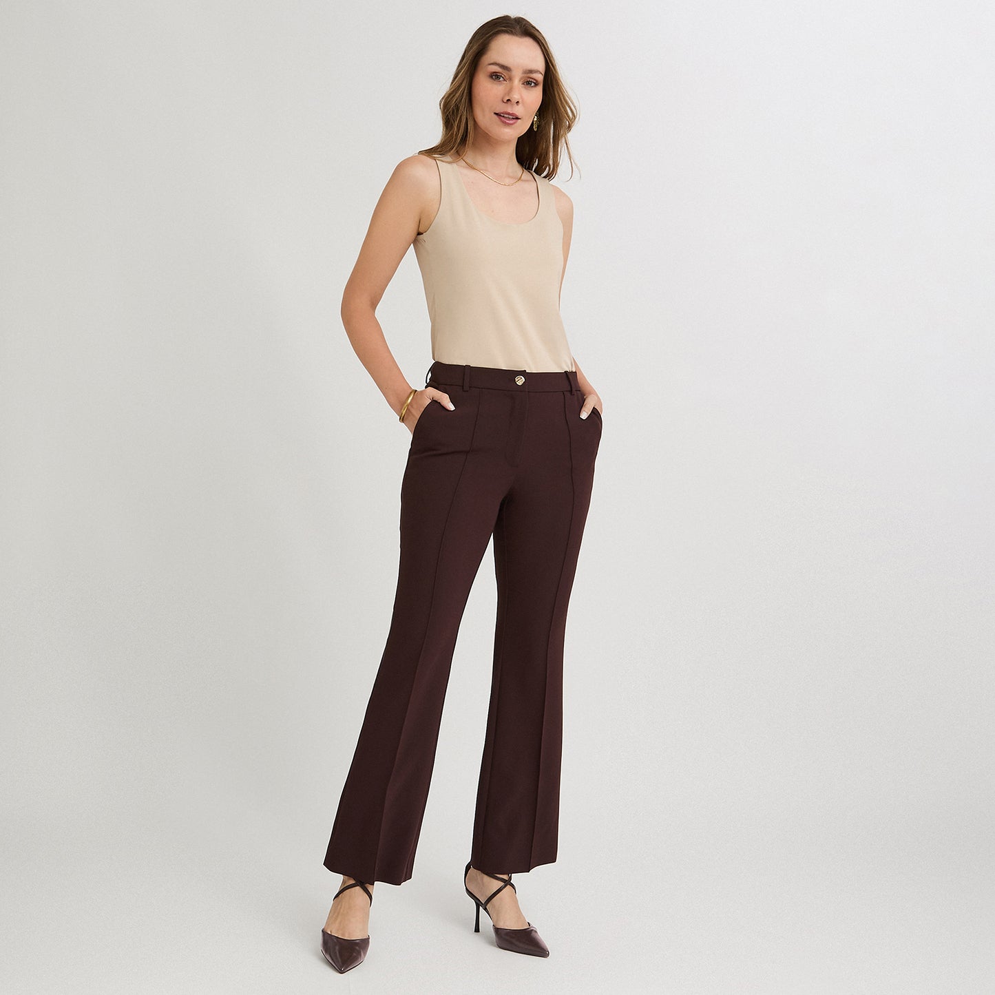 Pantalón Formal Flare con un Botón Café