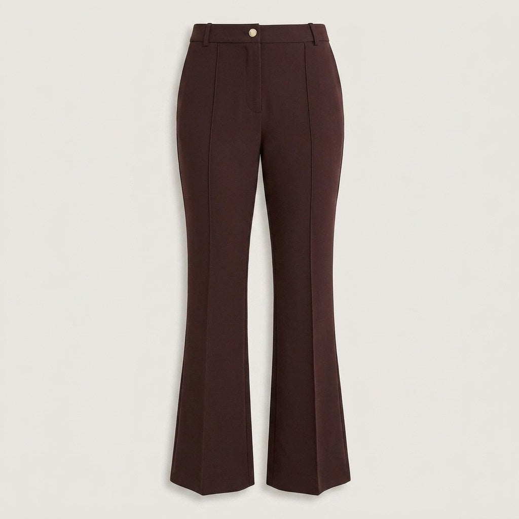 Pantalón Formal Flare con un Botón Café en plano