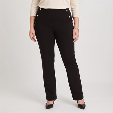 Pantalón Formal Flare con Botones en Bolsillos Negro en modelo plus size