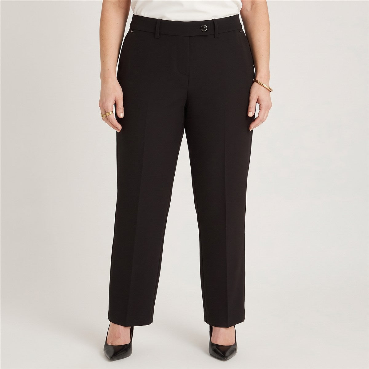 Pantalón Formal Slim un Botón Negro en modelo plus size