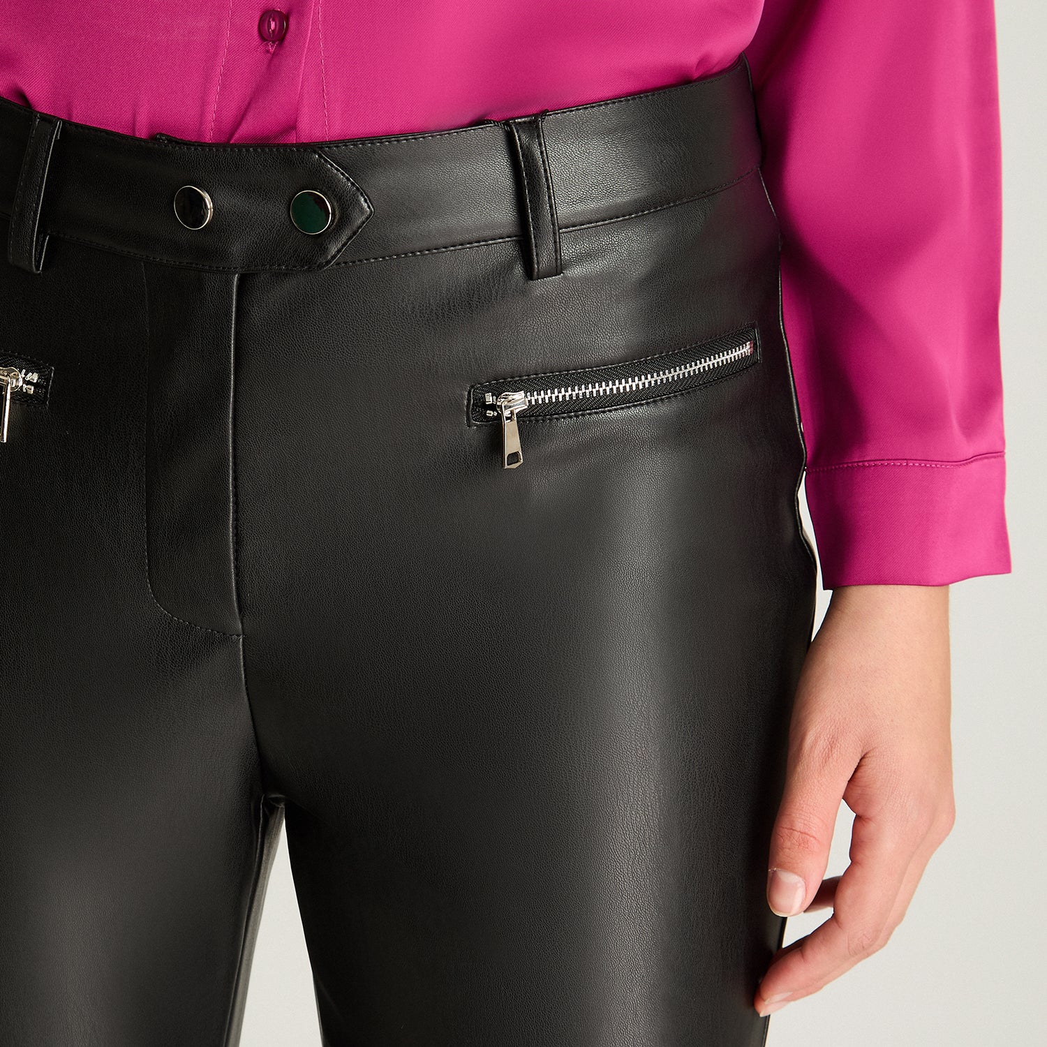 Calza Slim De Ecocuero Negro Lorenzo Di Pontti
