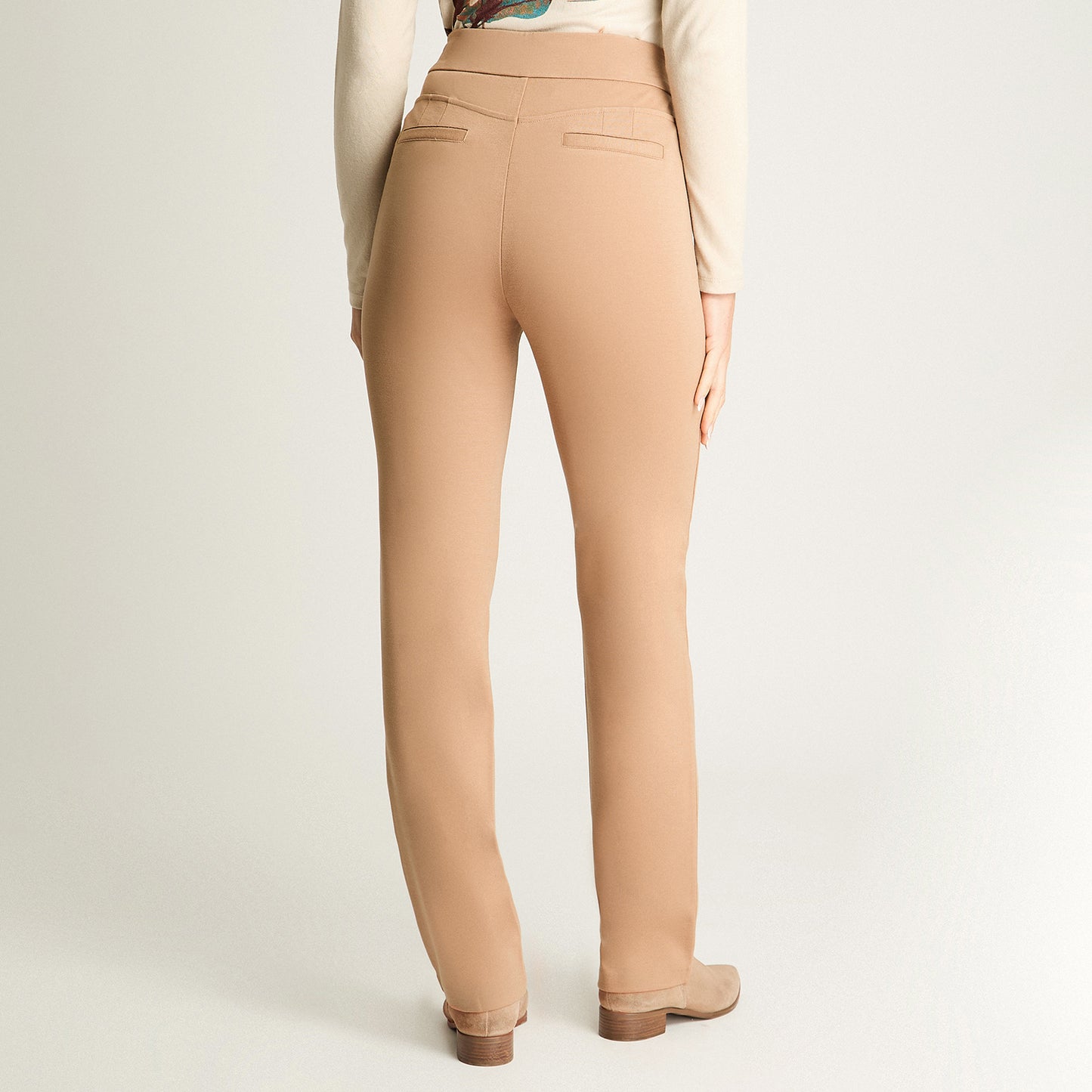 Pantalón Recto Con Detalle En Pretina Camel Lorenzo Di Pontti