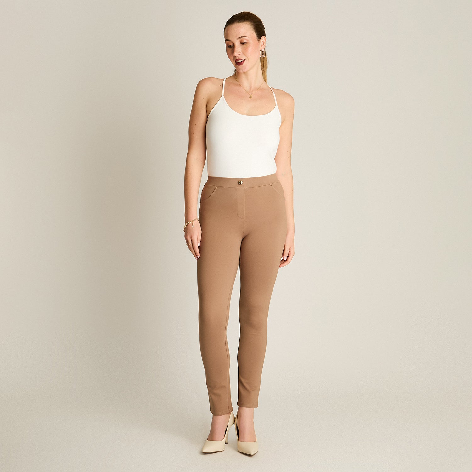 Calza Camel Elasticidad Media Sin Forro Calce Normal Tela Punto