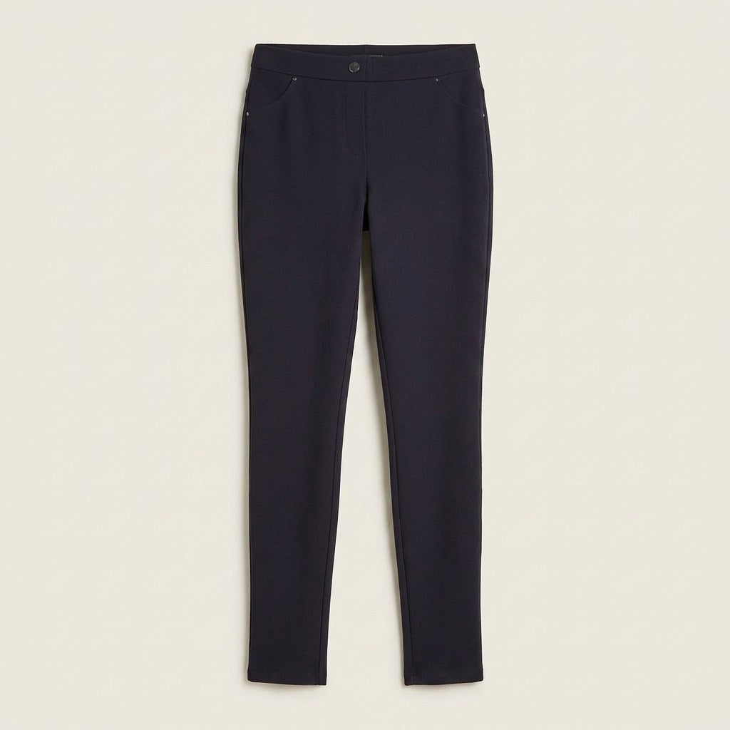 Calza Azul Slim Push Up Básica en plano