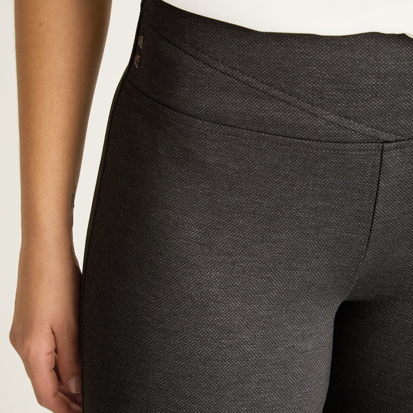 Calza Gris Elasticidad Media Sin Forro Calce Normal Tela Punto