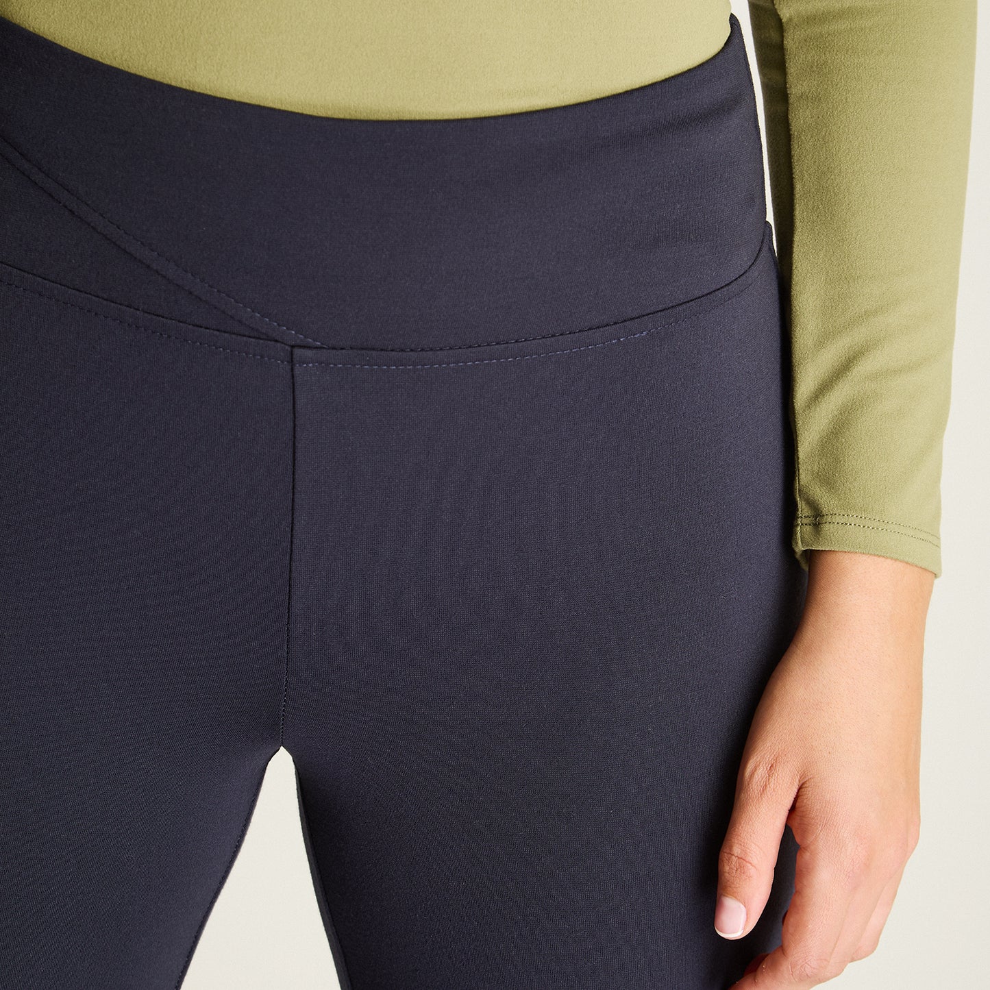 Calza Azul Elasticidad Media Sin Forro Calce Normal Tela Punto