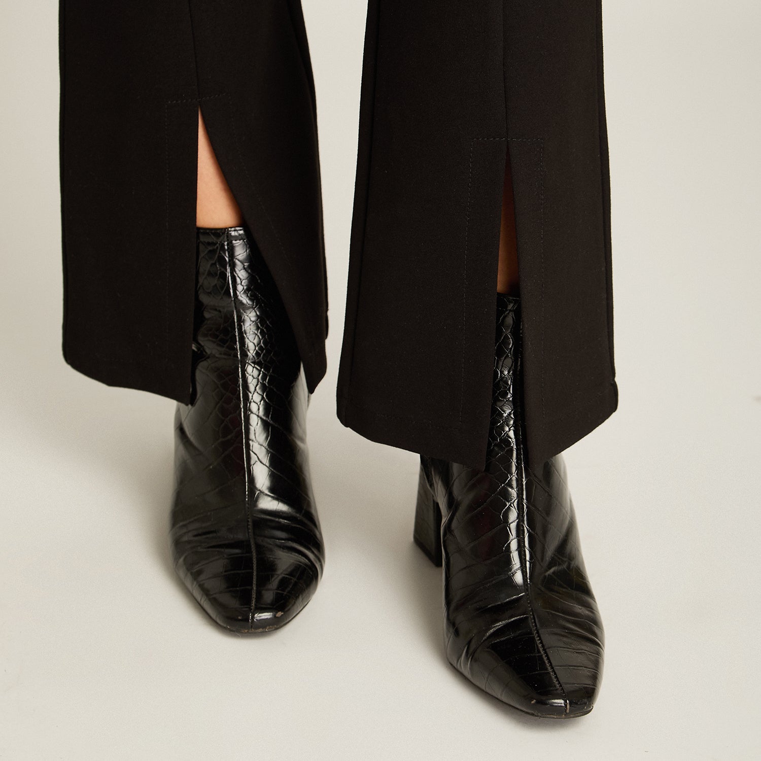 Calza Negro Elasticidad Nula Sin Forro Calce Normal Tela Punto