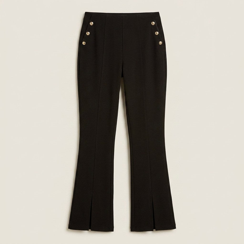 Calza Negra Flare con Botones en Bolsillo en plano
