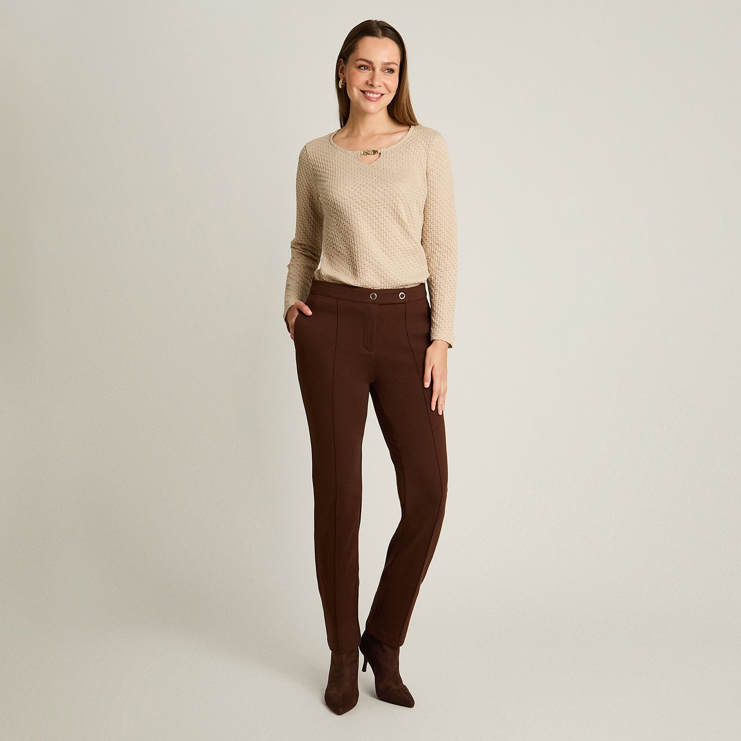 Calza Cafe Elasticidad Media Sin Forro Calce Normal Tela Punto