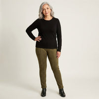 Calza Verde Olive en Suede Slim en modelo adulta