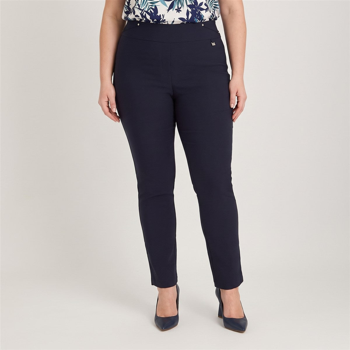Calza Bengalina Pretina Elasticada Azul en modelo plus size