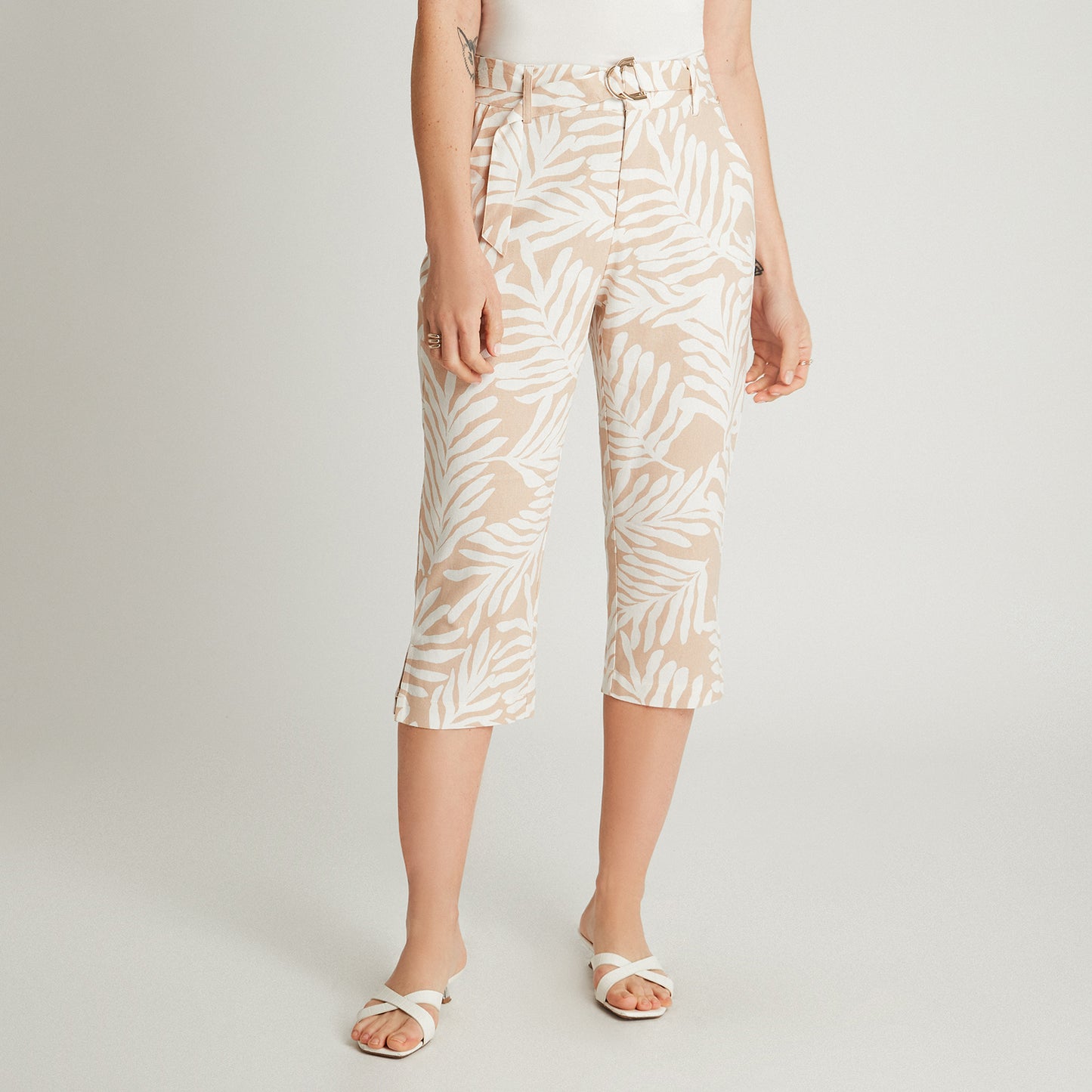 Capri Crudo Estampado Con Lazo Y Bolsillos