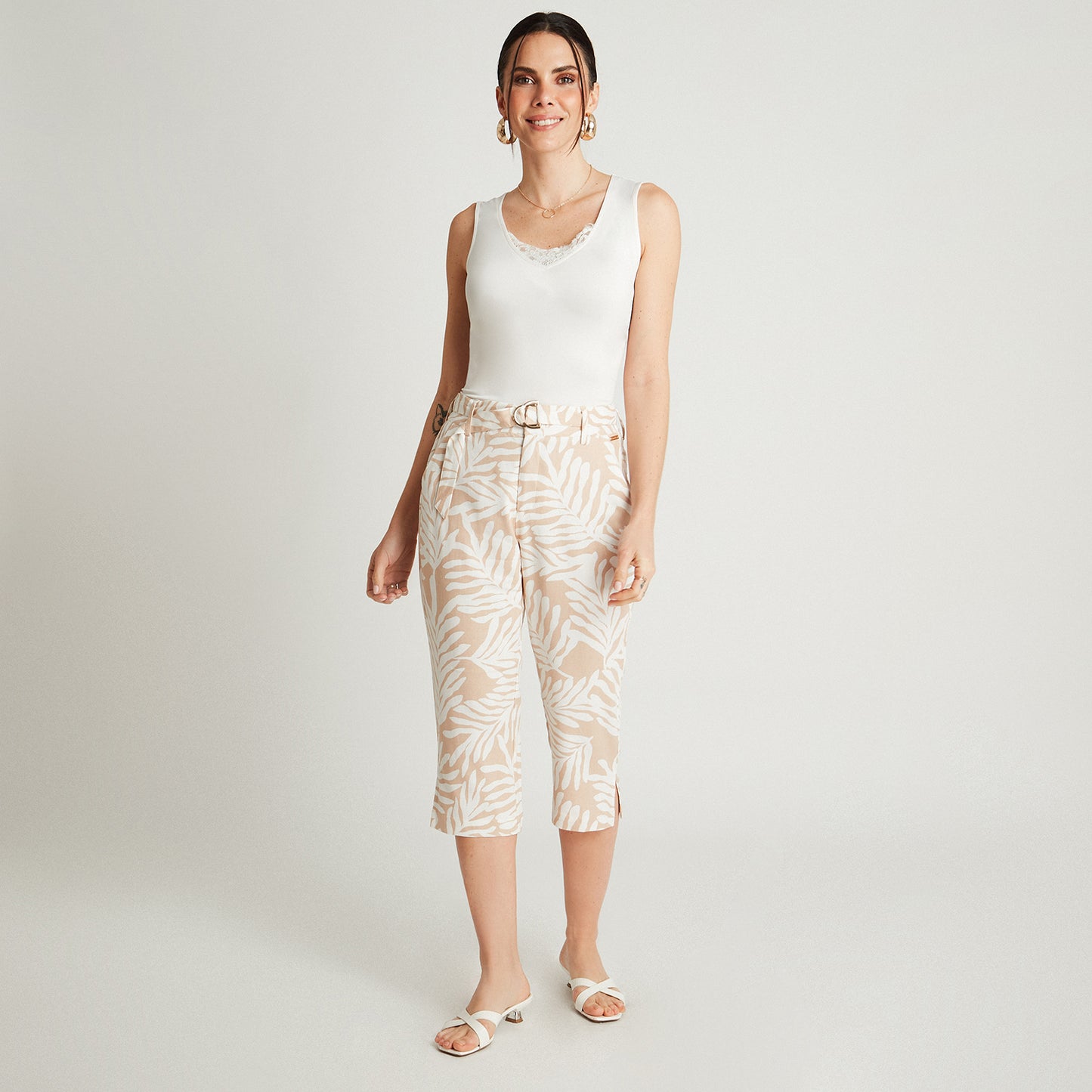 Capri Crudo Estampado Con Lazo Y Bolsillos