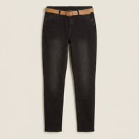 Skinny Jeans Negro Con Cinturón en plano