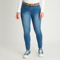 Skinny Jeans Azul Claro Con Cinturón