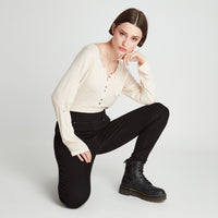 Jeans Calza Negro Con Pretina Alta