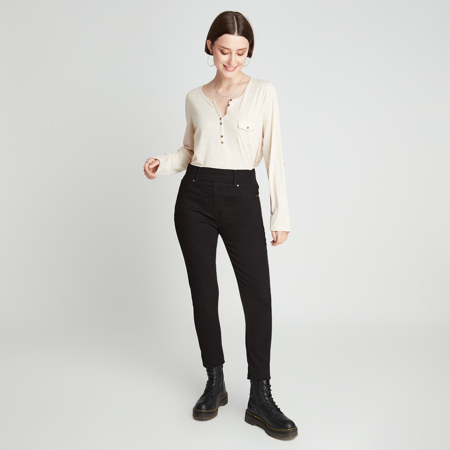 Jeans Calza Negro Con Pretina Alta