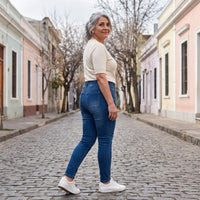 Skinny Jeans Azul Pretina Ancha lifestyle
