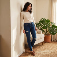 Jeans Pitillo Azul Oscuro lifestyle