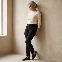Jeans Gris Oscuro Recto Push Up lifestyle
