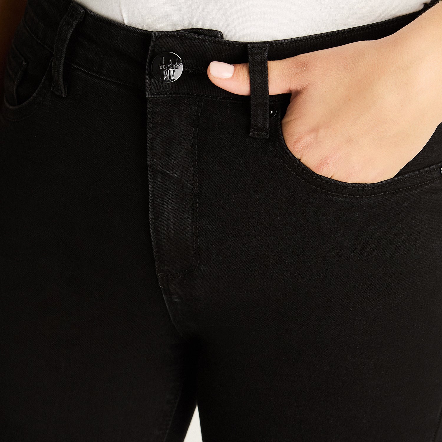 Jeans Recto 5 Bolsillos Tiro Alto Negro