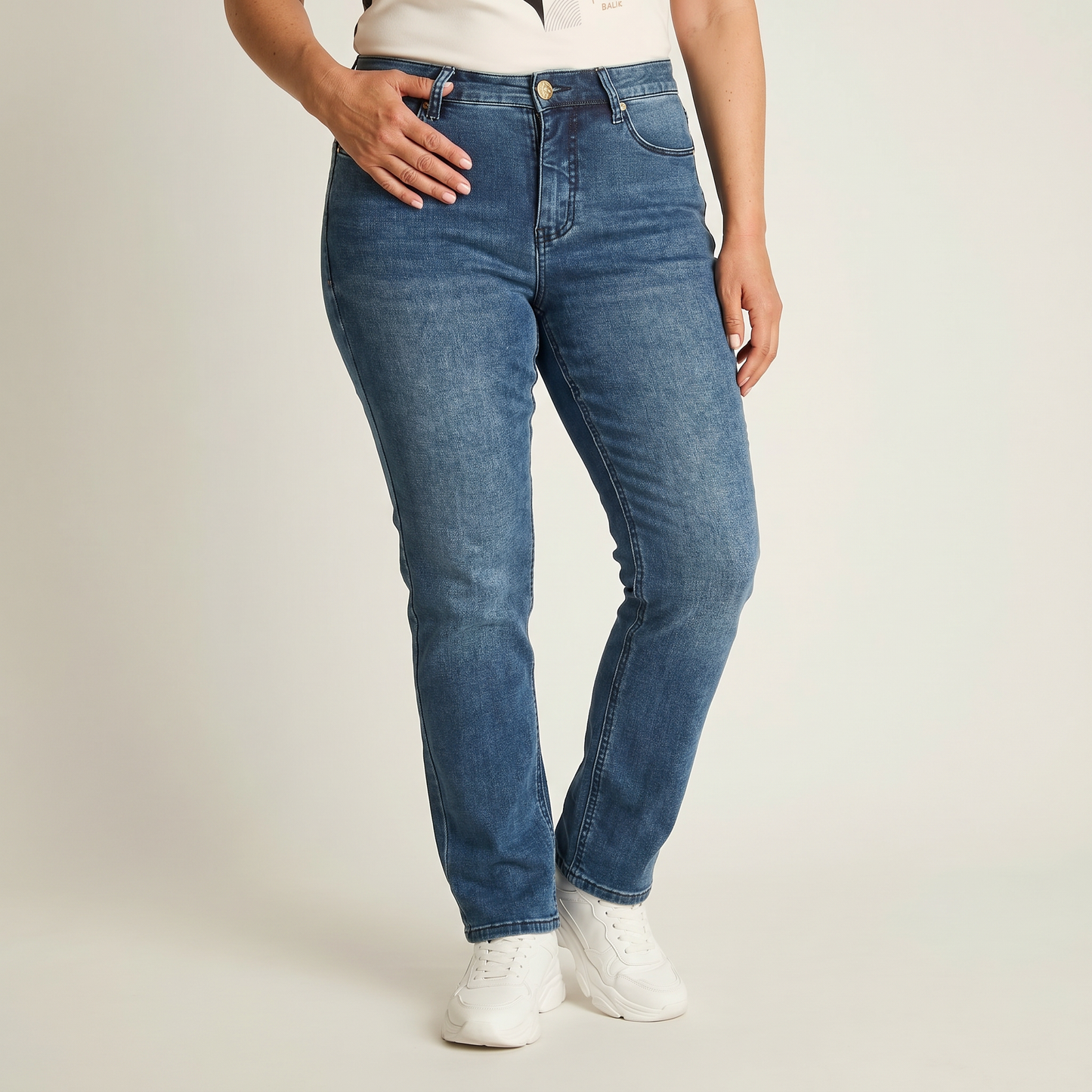Jeans Recto Azul en modelo adulta