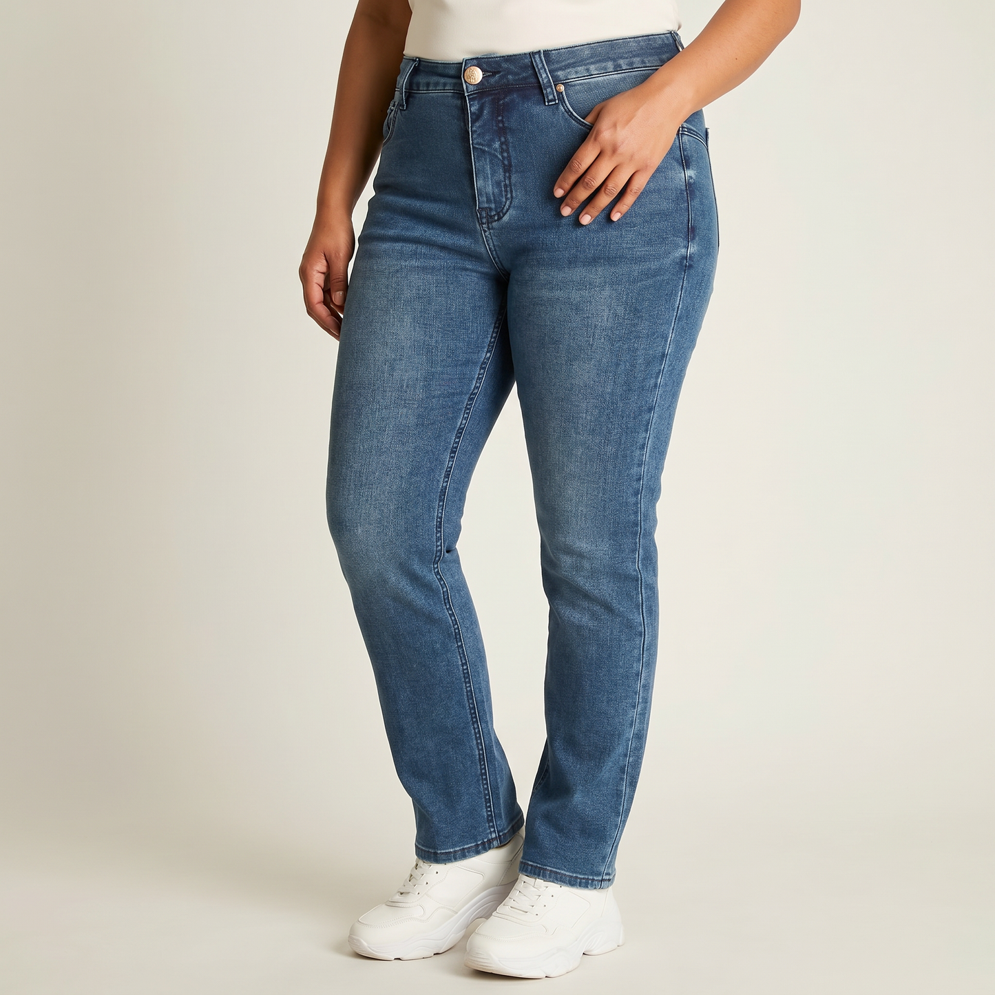 Jeans Recto Azul en modelo plus size