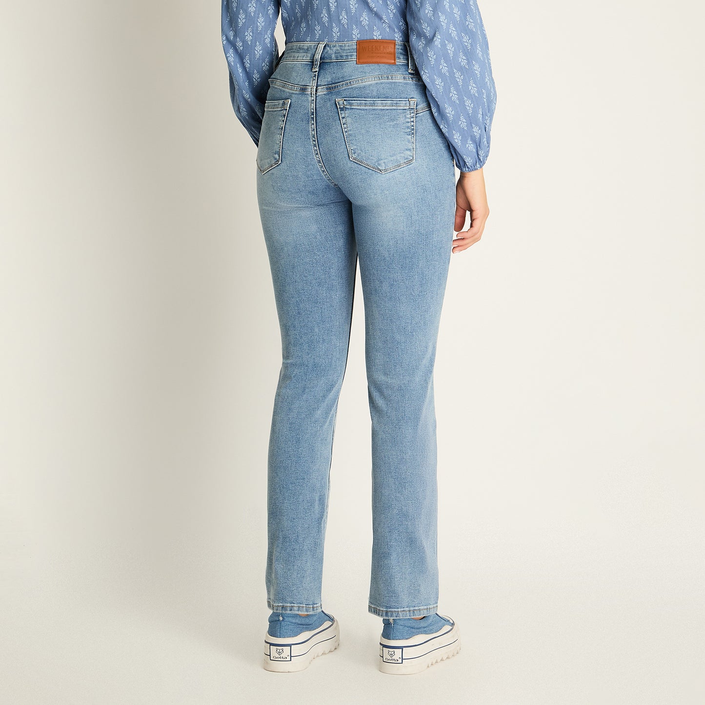 Jeans Recto 5 Bolsillos Tiro Alto Celeste
