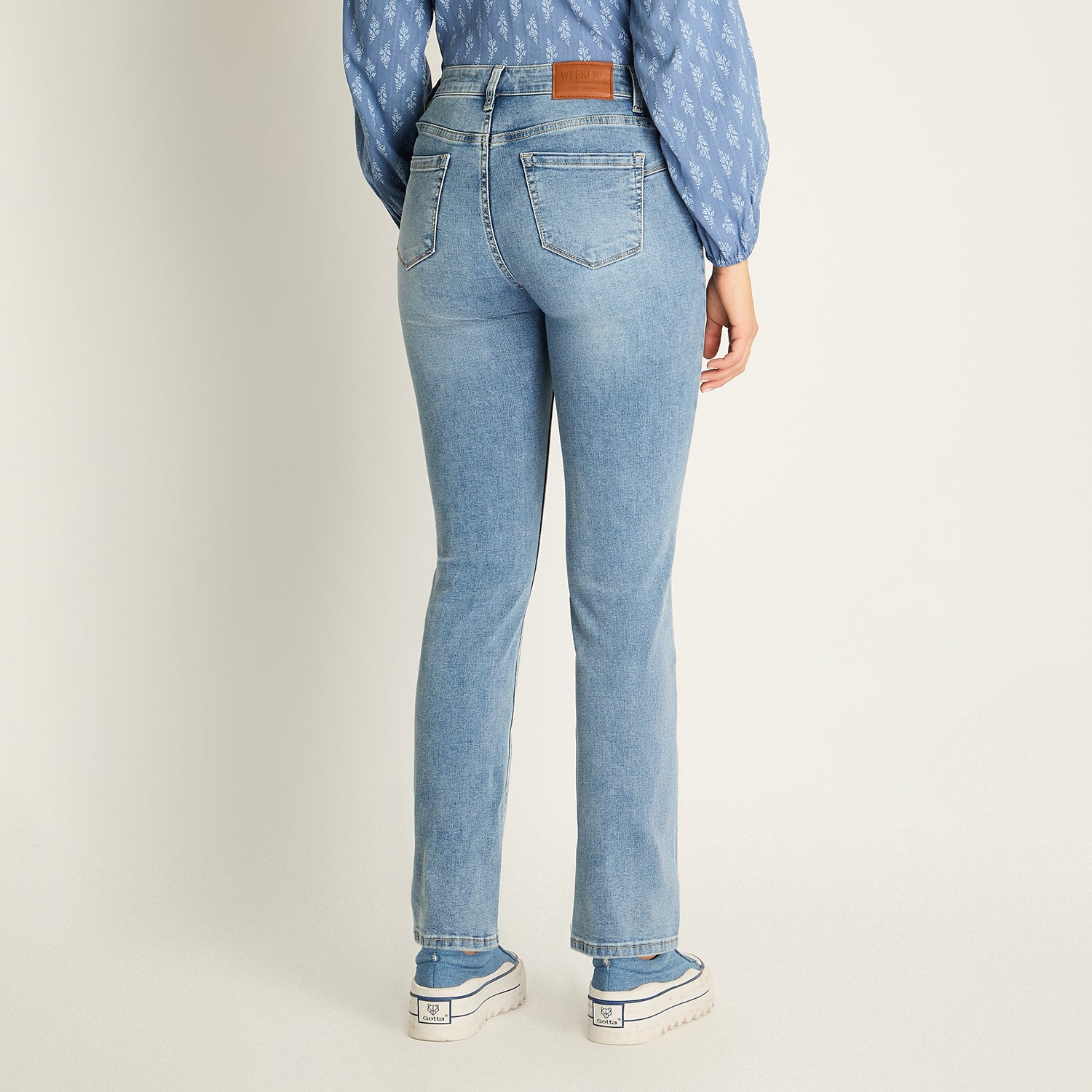 Jeans Recto 5 Bolsillos Tiro Alto Celeste