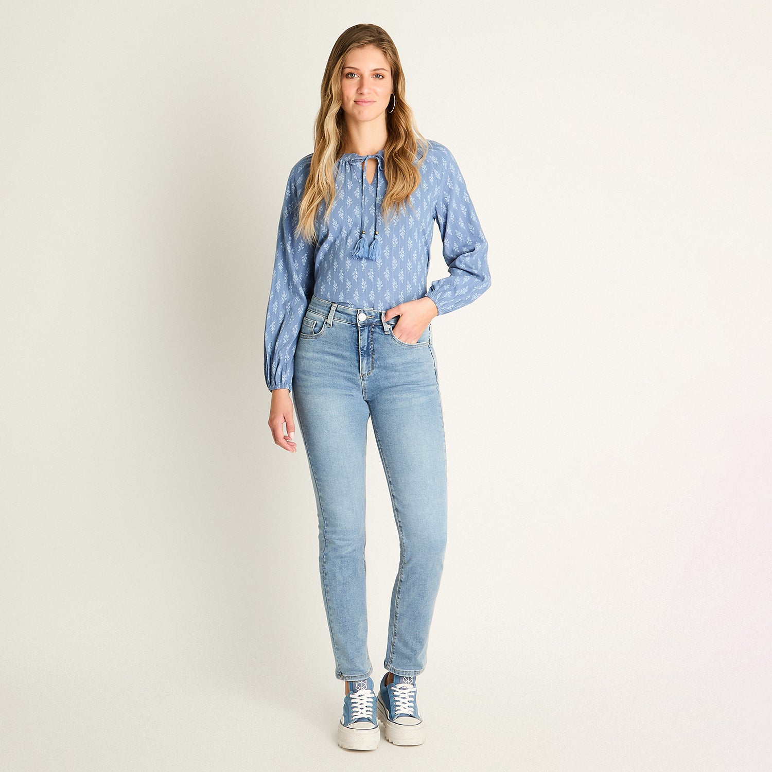 Jeans Recto 5 Bolsillos Tiro Alto Celeste