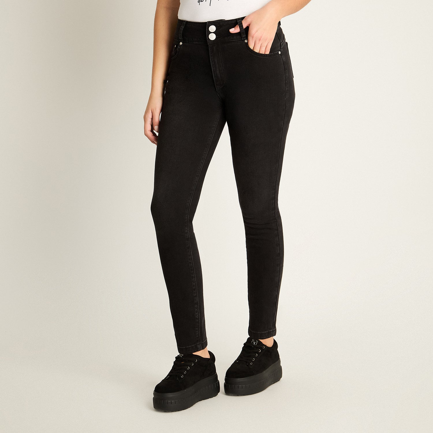 Jeans Slim 5 Bolsillos Pretina Dos Botones Push Up Negro