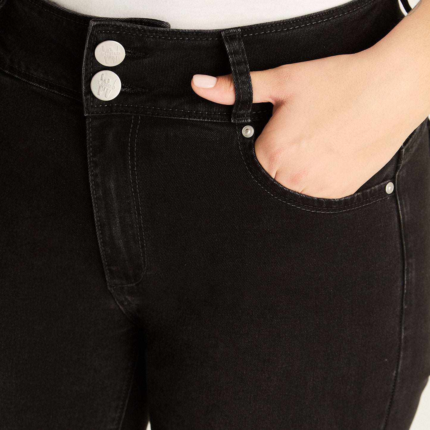 Jeans Slim 5 Bolsillos Pretina Dos Botones Push Up Negro