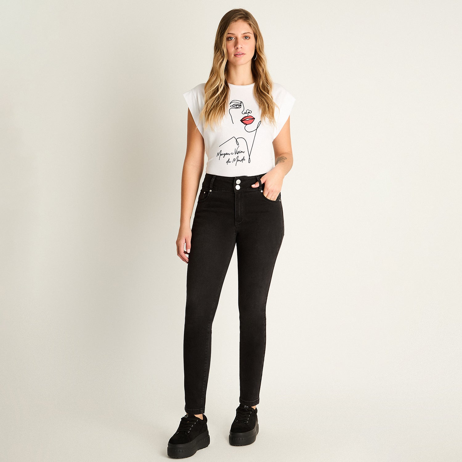 Jeans Slim 5 Bolsillos Pretina Dos Botones Push Up Negro