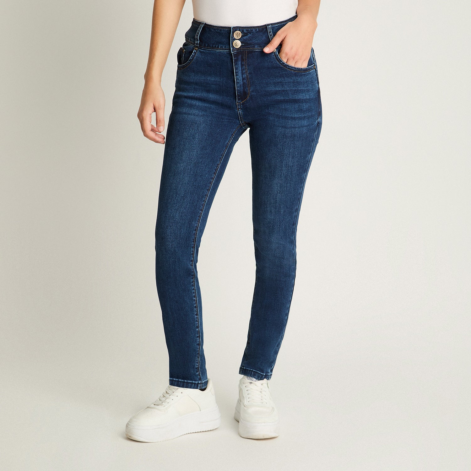 Jeans Slim 5 Bolsillos Pretina Dos Botones Push Up Azul Weekend