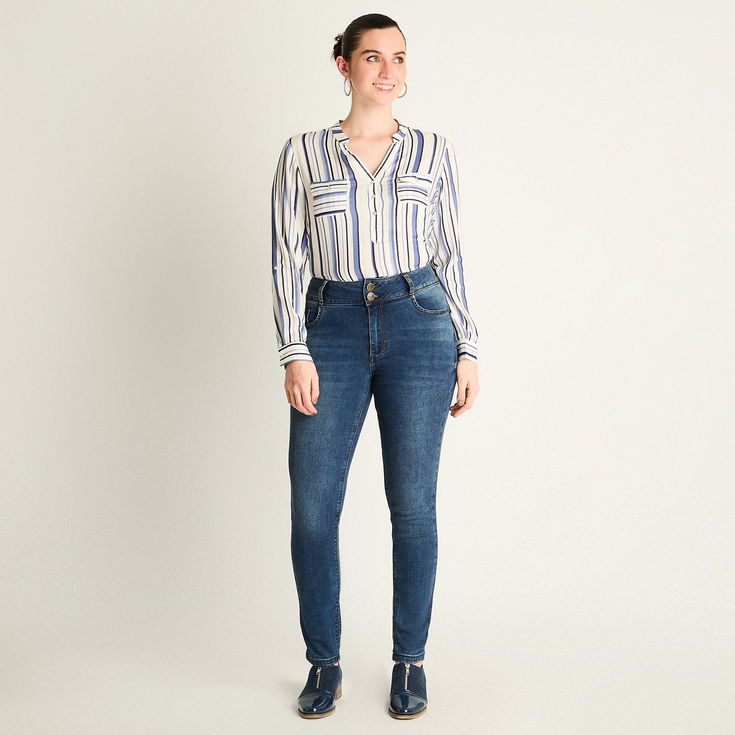 Jeans Slim 5 Bolsillos Pretina Dos Botones Push Up Azul