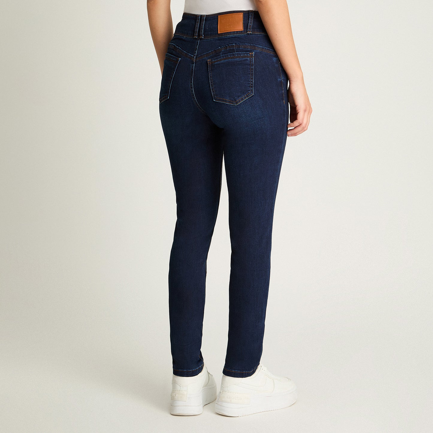 Jeans Slim 5 Bolsillos Pretina Dos Botones Push Up Azul Marino Weekend