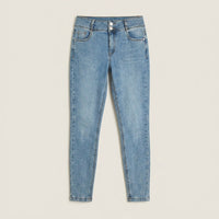 Jeans Celeste Slim en plano